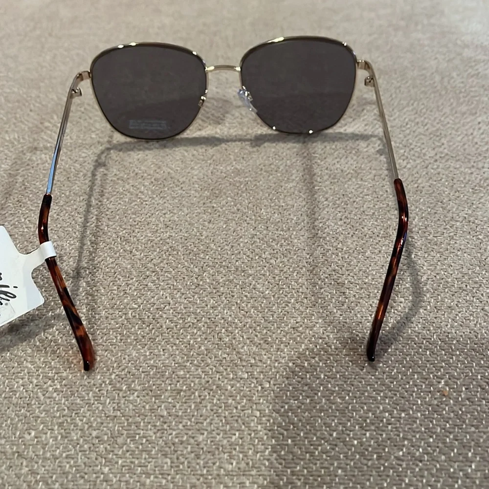 Aerie Bright Side Sunglasses NWTS gold frame